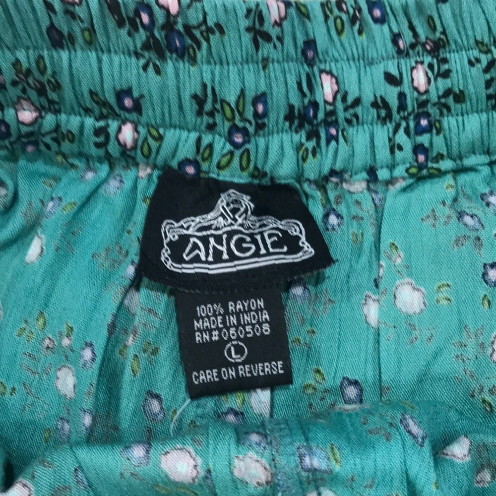 Angie Ruffle Trim Printed Shorts - Picture 5 of 5